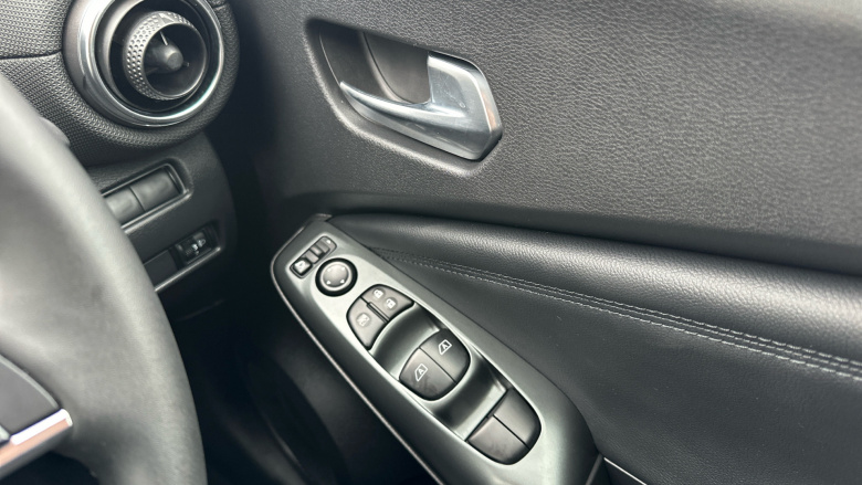 Nissan Juke 1.6 Hybrid N-Connecta 5dr Auto Hybrid Hatchback